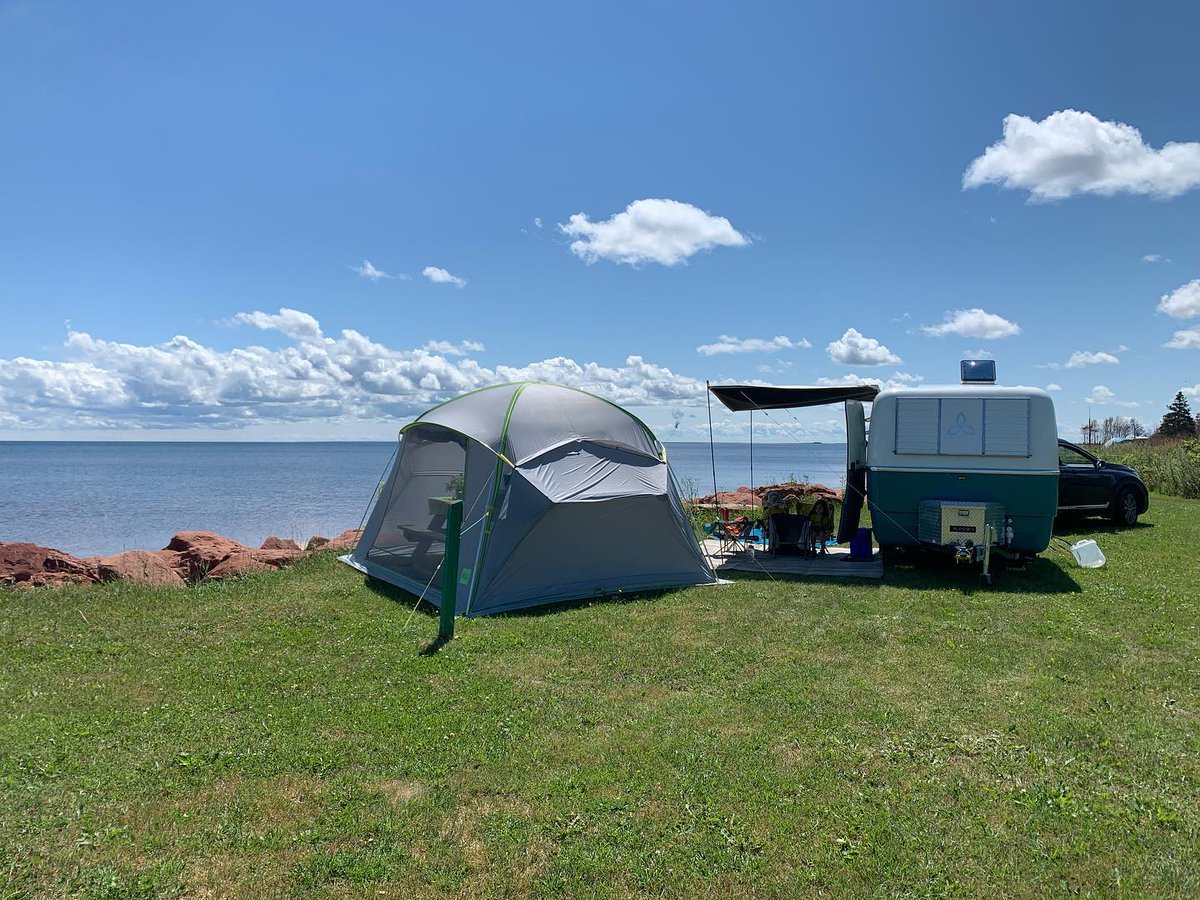 We wouldn’t say no to waking up to this view EVERY 👏 SINGLE 👏 DAY! 😍

#shadyboyawning #camper #rvlife #tinycamper #tinycampers #campingtrip #camp #outdoor #camplife #vanlifediaries #camperlifestyle #nature #adventure #hiking #outdoor#roadtrip