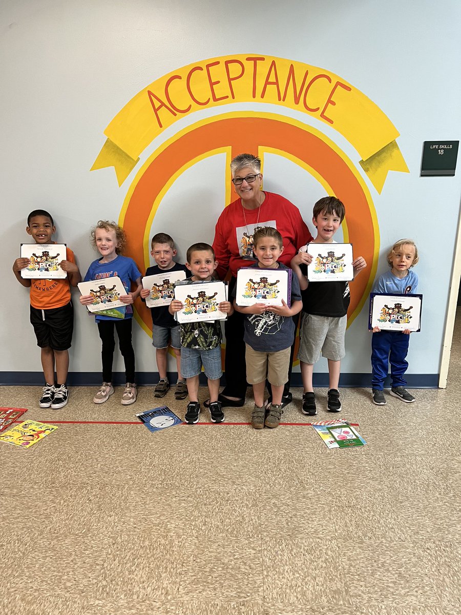 MrsBayer3's tweet photo. Happy Summer!🏖️@stplc_principal https://t.co/EpaaOaFjRi