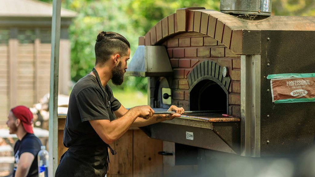 CountyCider's tweet photo. Get ready to experience pizza perfection, one bite at a time. Enjoy a variety of different pizzas available on our patio daily from 11am-6pm 🍕🔥😋
.
.
#countycider #visitpec #princeedwardcounty #hardcider #woodfiredpizza #ontariopatio #ciderlover #pec #drinkonapples https://t.co/CFg2DKuPsm