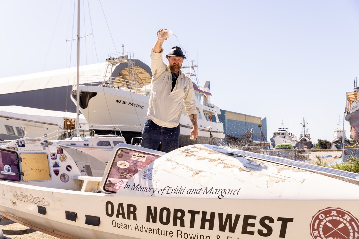 univpugetsound's tweet photo. Puget Sound alumni and friends of OAR Northwest gathered last week in Port Townsend to decommission the James Robert Hanssen, a 29-foot rowboat that carried four Loggers across the Atlantic Ocean in 2006. #AlwaysALogger #RaceToAlaska #Seventy48 https://t.co/IfWM99V3vb