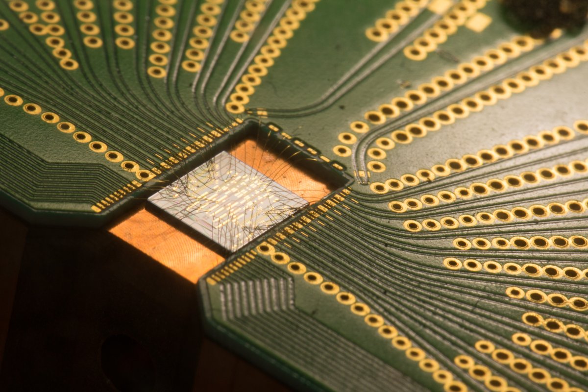 FibreSystemsMag's tweet photo. Leading operators in photonic integrated circuits (PIC), Adam Carter, CEO at #OpenLight and Ewit Roos, CEO at @photondelta share their thoughts on supply, integration and applications.
>> Read more: https://t.co/22gTd3ay5Z
#opticalcommunications #photonicintegration #PIC https://t.co/MdN9eUGf9H