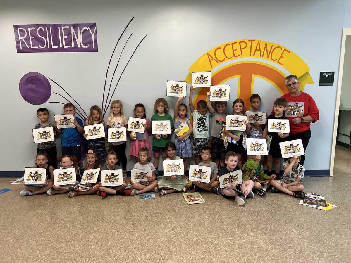 MrsBayer3's tweet photo. Schools out for summer!!🎉@stplc_principal https://t.co/gVGWxkWG09