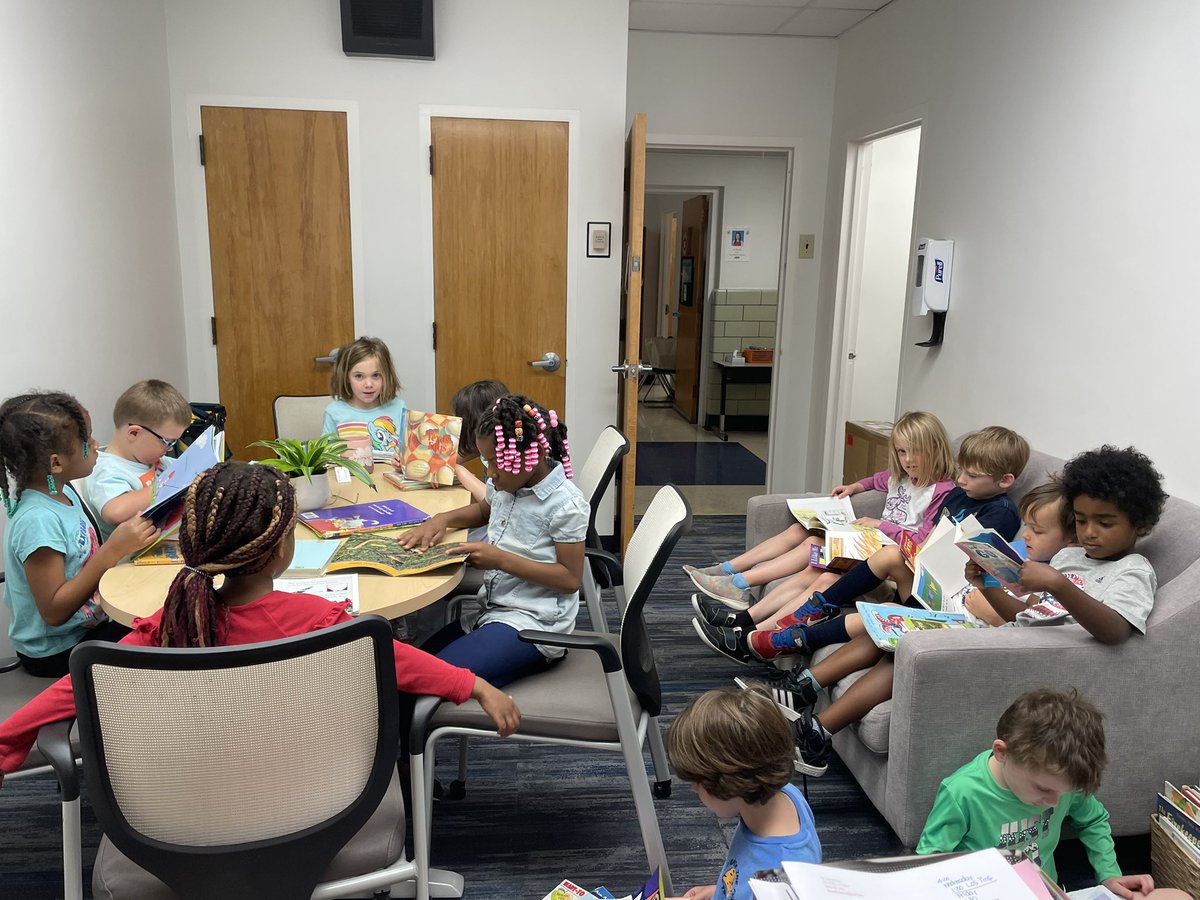 Mr. Jackson’s class taking a little break reading in my office! I’d definitely say these Kindergartners are ready for First Grade! #MacArthurStarsShineBrightly #ReadingIsFundamental 📚💫