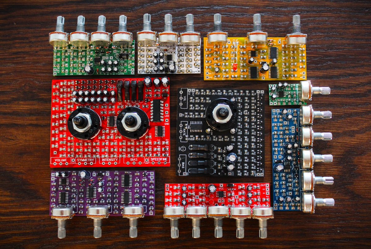 Projected and handsoldered FX PCBs 😎
youtube.com/user/lelemudab… #stompboxes #elecricguitar #fender #fuzz #mpcustomfx #guitarpedal #basspedal #distortion #reverb #Gainiac #guitarplayer #fuzzpedal #fxpedals #bassguitar #basseffect #guitareffect #guitarlove #guitarfx #bassfx #gitarren