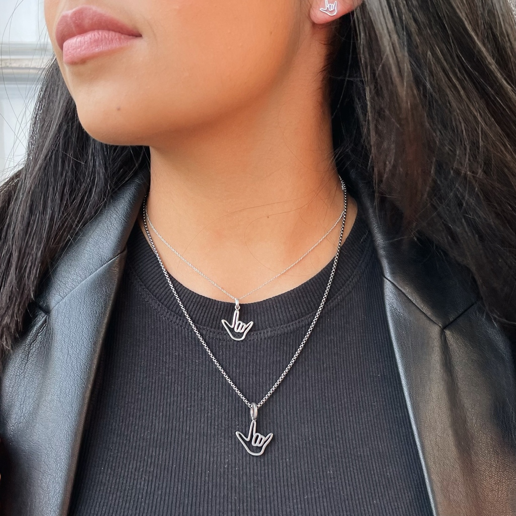 lovesignshop's tweet photo. ⁠Our Luxe Silver Unisex #LoveSign Pendant is made of the highest quality sterling silver for an everlasting reminder of love. 🤟⁠ https://t.co/k5cZCPn58O