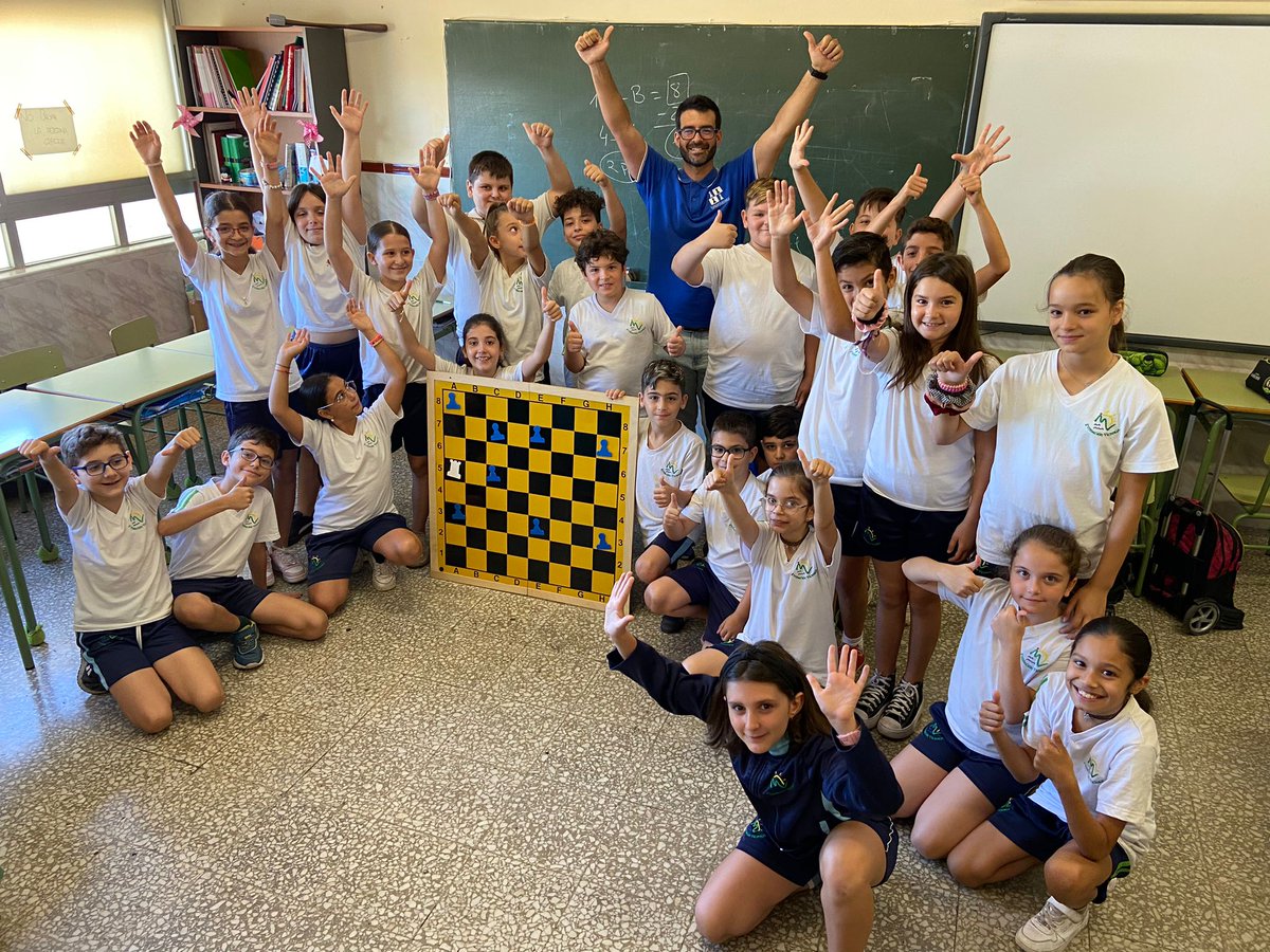 ¡Buenas tardes! Hoy los alumnos y alumnas del colegio Colegio Diocesano San José Obrero, pertenecientes a la Fundación Victoria, 100 chic@s disfrutaron de las promociones de Ajemates con el Maestro Cristian. ¡Muy contentos de poder participar en estas jornadas!