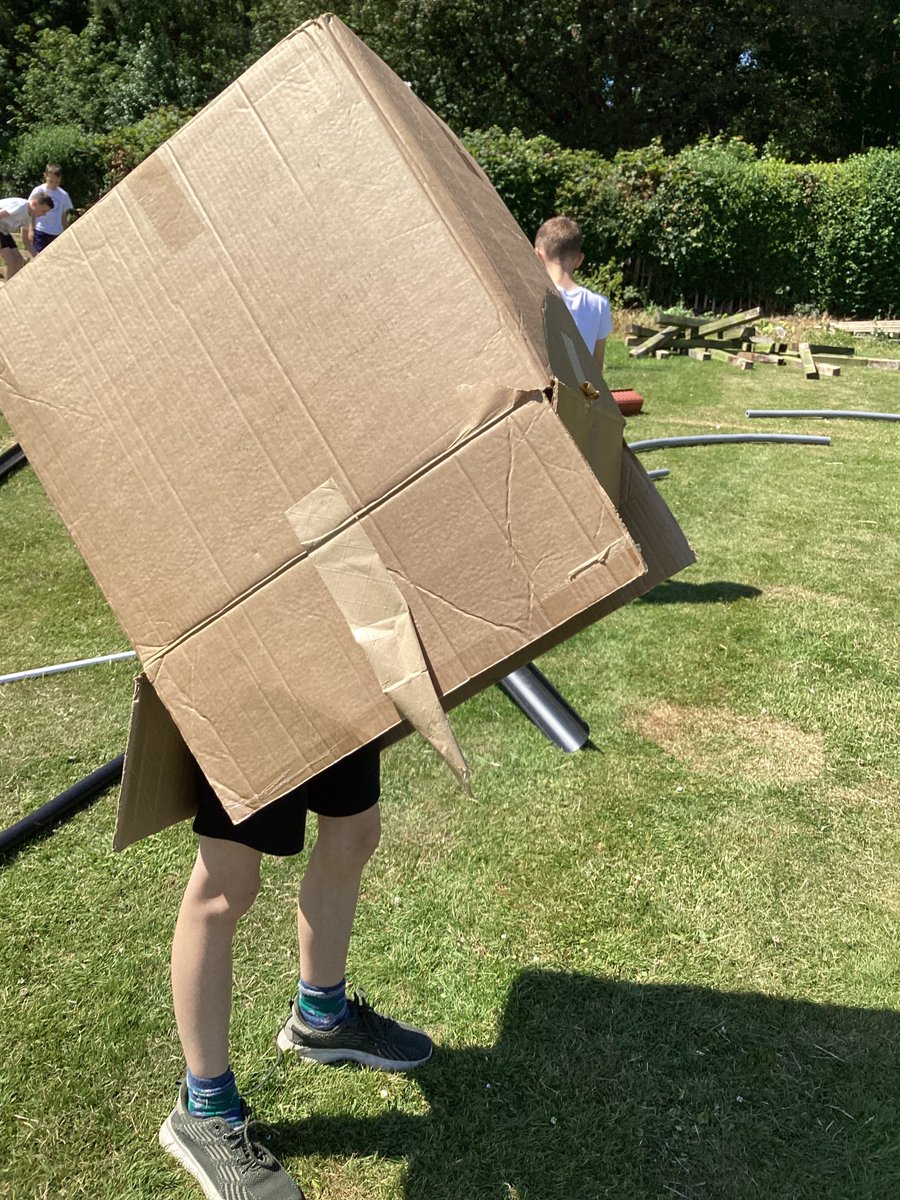 HBJSCH63's tweet photo. Second day of Opal on the field, this time for lower key stage 2 . There was bake-off in the mud kitchen including judges, giant chess in the shade and skateboard fun. "Best Lunch Ever!"- Kitty; " I was happy!"-Taylor. @OPAL_CIC #HBJSOUTDOORLEARNING https://t.co/bnMYGrH3Lc