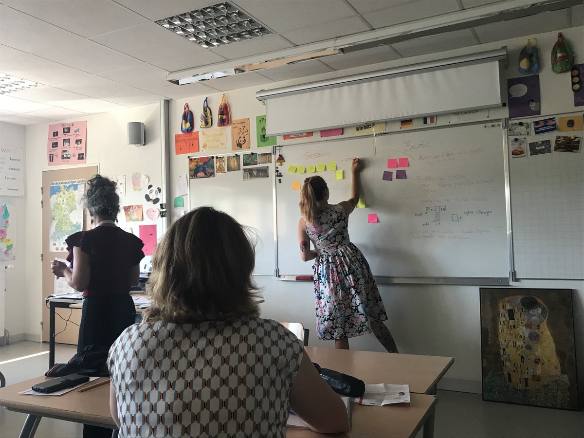 Dans le cadre du projet Territoire Numérique Éducatif 25, des enseignants s’attellent à réinventer  la salle multimédia pour répondre aux nouveaux besoins  de l’Ecole : flexibilité, coopération, travail de groupe, différenciation des tâches et des espaces. #TNE