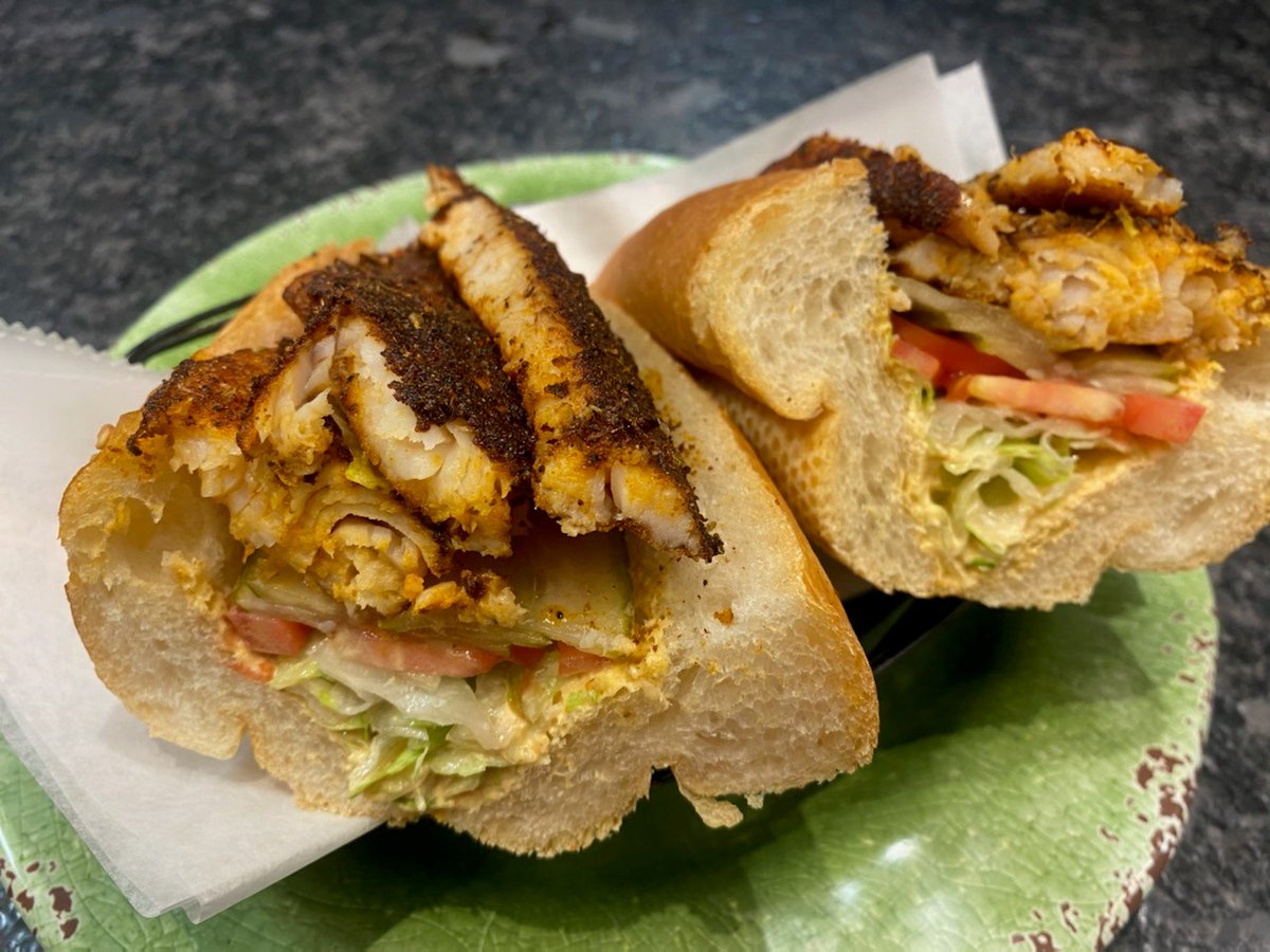 IT'S 'WOOF WOOF WEDNESDAY' & BLACKENED #CATFISH #POBOYS TIME! 💚💜
@RdgTerminalMkt @PSPCA #phillyeats #cajunfood #yummy #eaterphilly #fosterdog #dogsoftwitter #adoptdontshop #rescuedog #lunch #phillyfoodies #wheretoeat #phillyfood #scratchmade