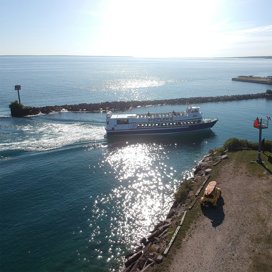 sheplersferry's tweet photo. The sun is shining, and we are making waves to get you safely to and from historic Mackinac Island! Buy your tickets and ferry away to adventure today!
https://t.co/MIJ4oNi1il
.
.
.
.
#RideSheplers #sheplersferry #mackinacisland #northernmi #lakehuron https://t.co/CHSC9NMue1