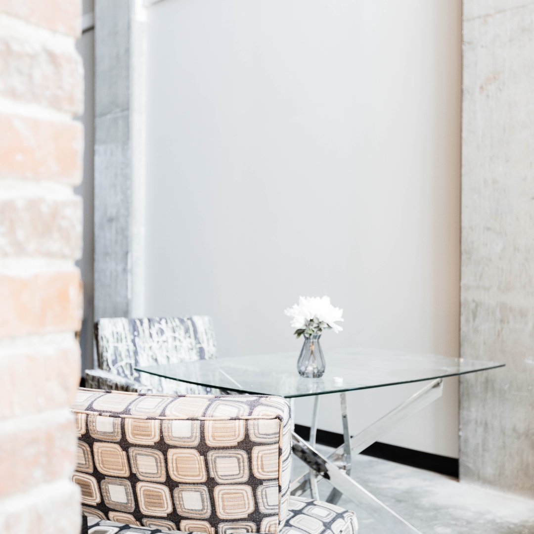 The perfect office space.

Our second level offers a variety of spaces available for lease. Room for a boardroom, open office concept and more. Let our team show you around #yegdowntown #yeg