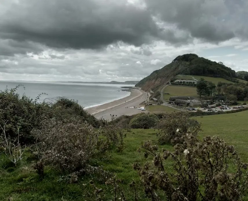 TheHolidayCots's tweet image. Whilst staying at Driftwood have a day trip viewing the sites from the Seaton Tramway. This narrow gauge tram makes it way through the glorious Axe Valley.
🛌Sleeps 1-8
theholidaycottages.co.uk/Devon/14062 
#seaton #devon #holidaycottage #detached #homecomforts #quality #seatontramway