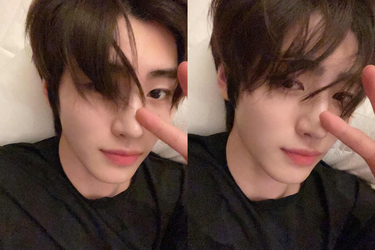 sunghoonpicture's tweet photo. sunghoon’s bed selca never disappoints https://t.co/S1BVeJeWvt