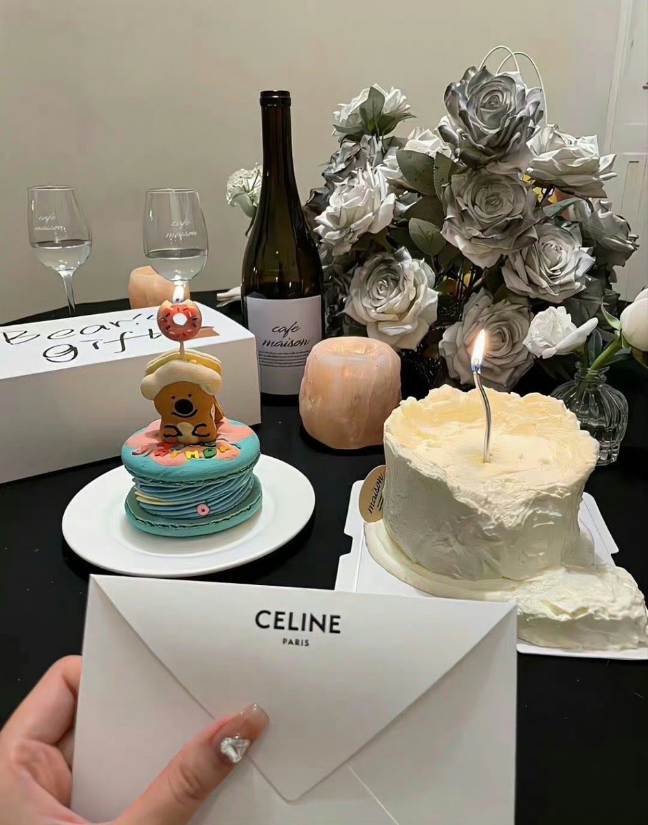 挣钱很苦吧，我告诉你，不挣钱更苦，花别人钱的时候更苦，当你哭着求别人的时候更苦。