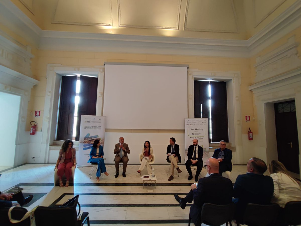 ItaliainClasseA's tweet photo. I due concetti chiave della prima giornata del Forum dell'Abitare di #Cosenza nell'ambito del Programma #ItaliainClasseA sono #SmartCity e #GreenMobility.
Volete saperne di più? A questo link tutte il informazioni sulla giornata di oggi ⤵️
https://t.co/v6iapq852D https://t.co/TAvX4E4qUC