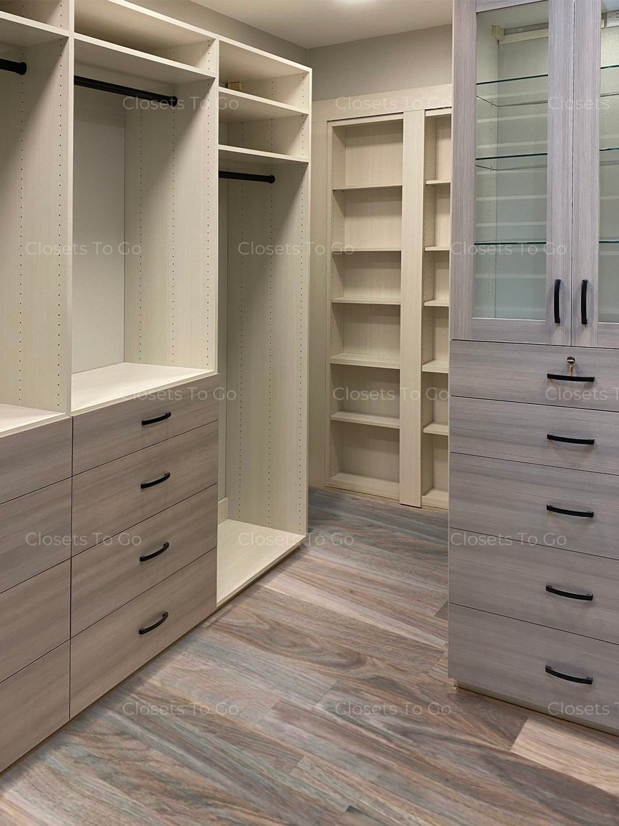 ClosetsToGo's tweet image. Transform Your Dream Closet into a Reality Today! Why wait? Submit your dimensions to us now to begin the process of creating a closet that matches your vision #beachcloset. Take inspiration from this gorgeous beach-themed closet and let's get started! -closetstogo.com/request-design…