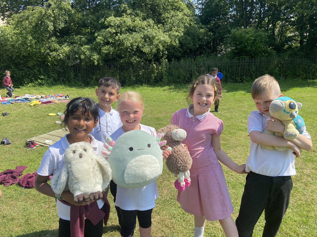 P3B had a great time yesterday at their One Planet picnic. We were learning about plastic pollution and the importance of looking after our planet ☀️🌏