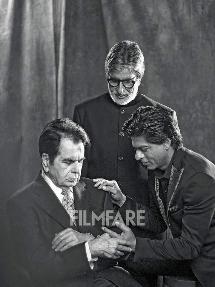 Looking back at some candid moments #AmitabhBachchan and #ShahRukhKhan shared with the legendary #DilipKumar during Filmfare’s iconic cover shoot. #AmitabhBachchan  #ShahRukhKhan𓀠