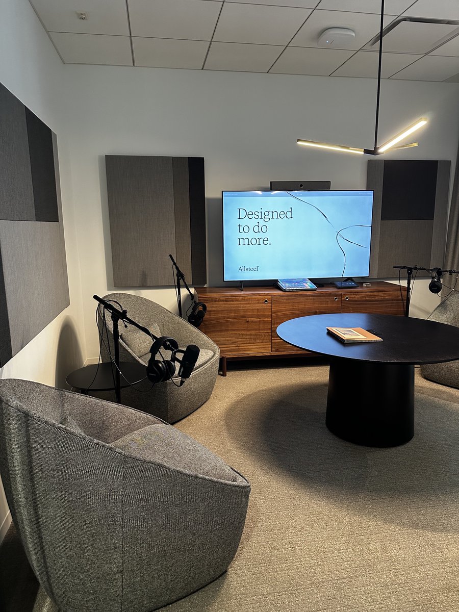 sterlingbay's tweet image. More #fultondesigndays fun visiting @Allsteel, @humanscale and @JSIfurniture at 345 N Morgan. 

#designdays #chicago #fultonmarket #NeoCon2023