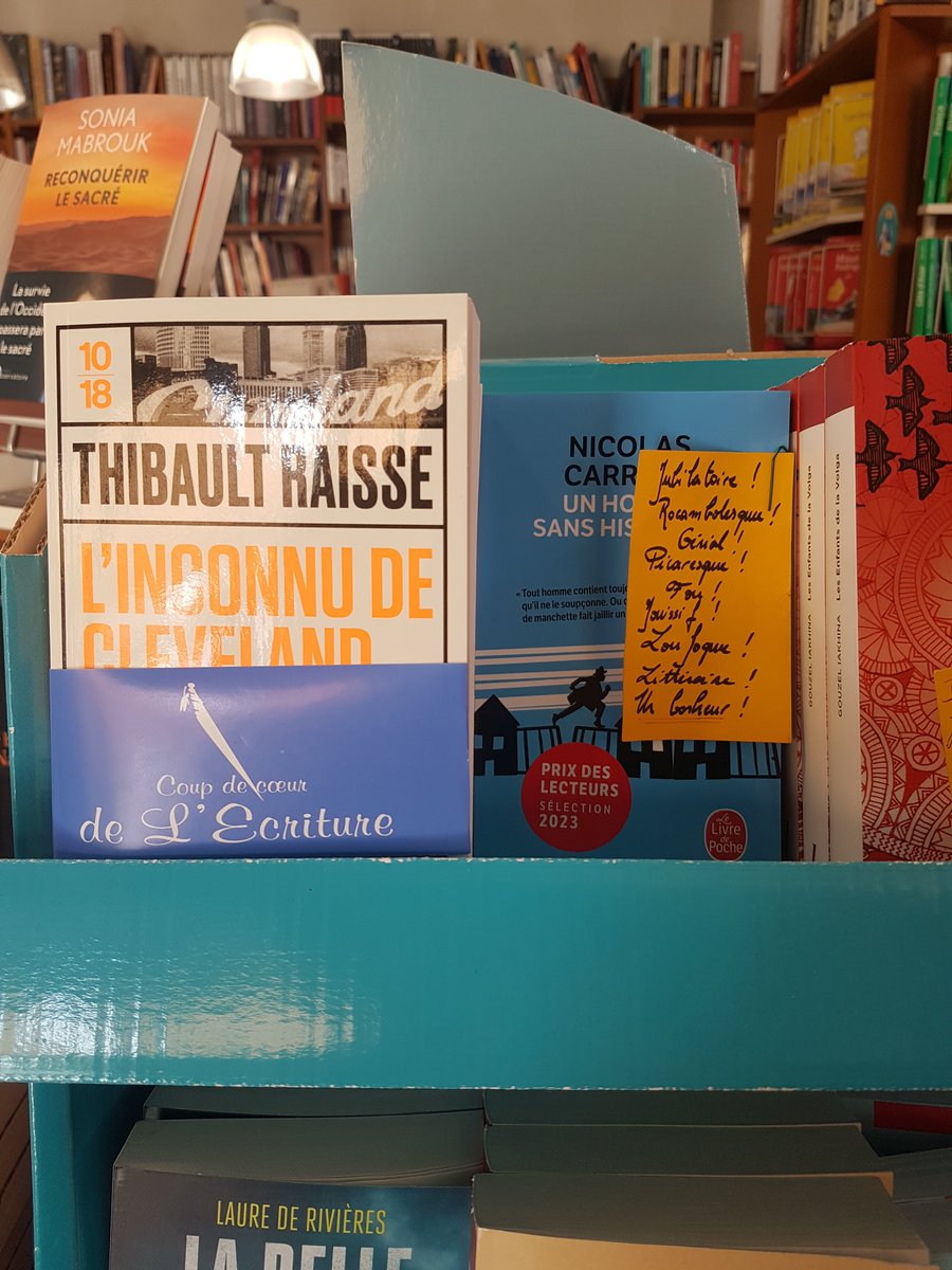 Être en tête de gondole, c'est bien, en excellente compagnie, c'est encore mieux 😎 <a href="/TiboRaiss/">Thibault Raisse</a> <a href="/NicolasCarreau/">Nicolas Carreau</a> Merci pour ce joli coup de 🧡 <a href="/Ecriture92/">L'Ecriture</a> #linconnudecleveland #truecrime