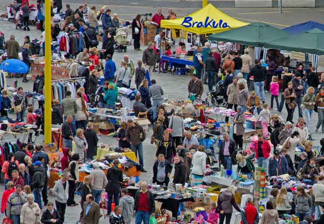 Unsere Flohmärkte haben noch immer einen ganz besonderen Charme. Nicht nur, weil man für relativ wenig Geld durchaus auch mal ein Schmuckstück oder sehr gut erhaltene, kaum getragene Second Hand Kleidungsstücke ergattern kann, sondern auch die

brakula.de/veranstaltunge…
