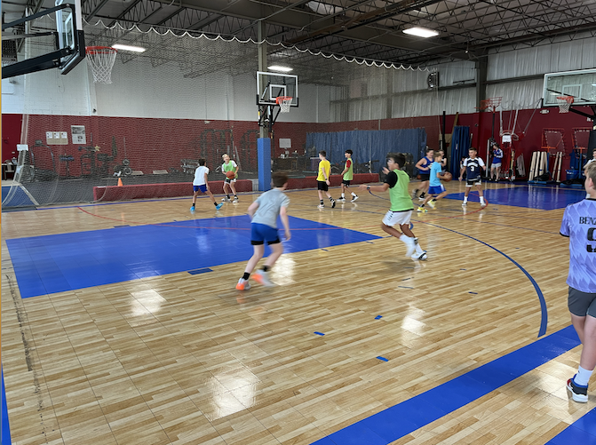OhioSportsPlus's tweet photo. A couple pictures from our 3v3 Freeplay League that started this week.  The kids seemed to really have some fun with it. #3v3freeplay https://t.co/tanvCjGe1A