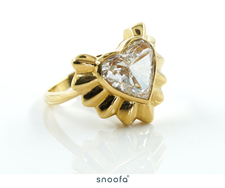 Win somebody's heart with this fabulous Garrard heart-shaped diamond ring ❤️ (Lot 1787) - for sale by live auction <a href="/BellmansAuc/">Bellmans Auctioneers</a> on 22nd June, day 3 of a 3 day Antiques &amp; Interiors sale starting on 20th June. ow.ly/s4T050OOq8c

The live auction is powered by @SnoofaSoftware