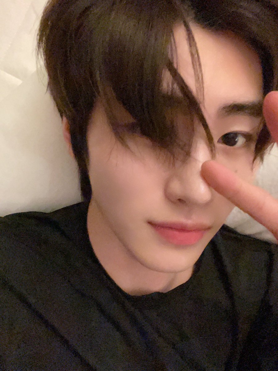 javrbmisc's tweet photo. 성젱해야되는이유
침대위에서예쁜남자=왼
침대위에서늠자인척하는남자=른 https://t.co/Kv4keoY01x