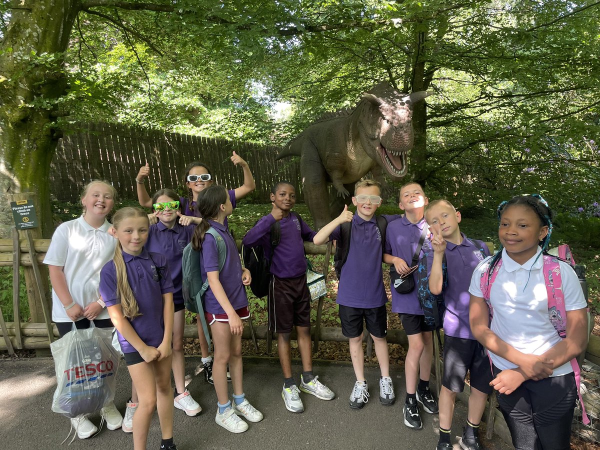 missmcdade_'s tweet photo. A fabulous trip to Blair Drummond Safari Park! ☀️🦓🦒 https://t.co/utfMzZS8R7