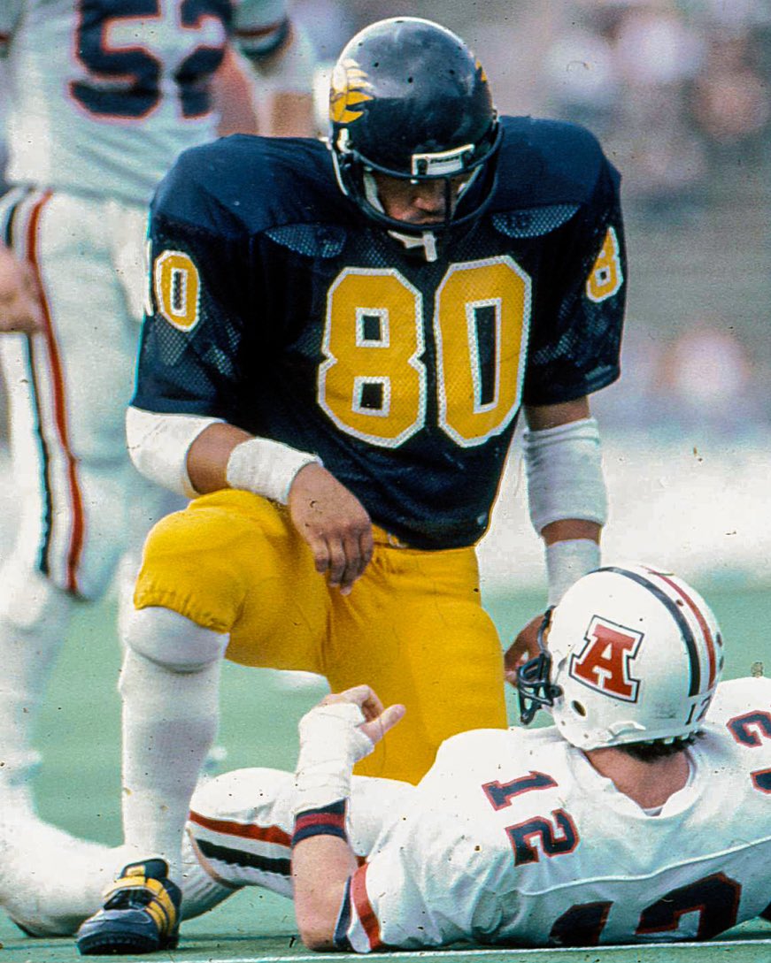 CalFootball's tweet photo. 80 days ‘til 🏈
#GoBears https://t.co/Fj7N7nTXaG