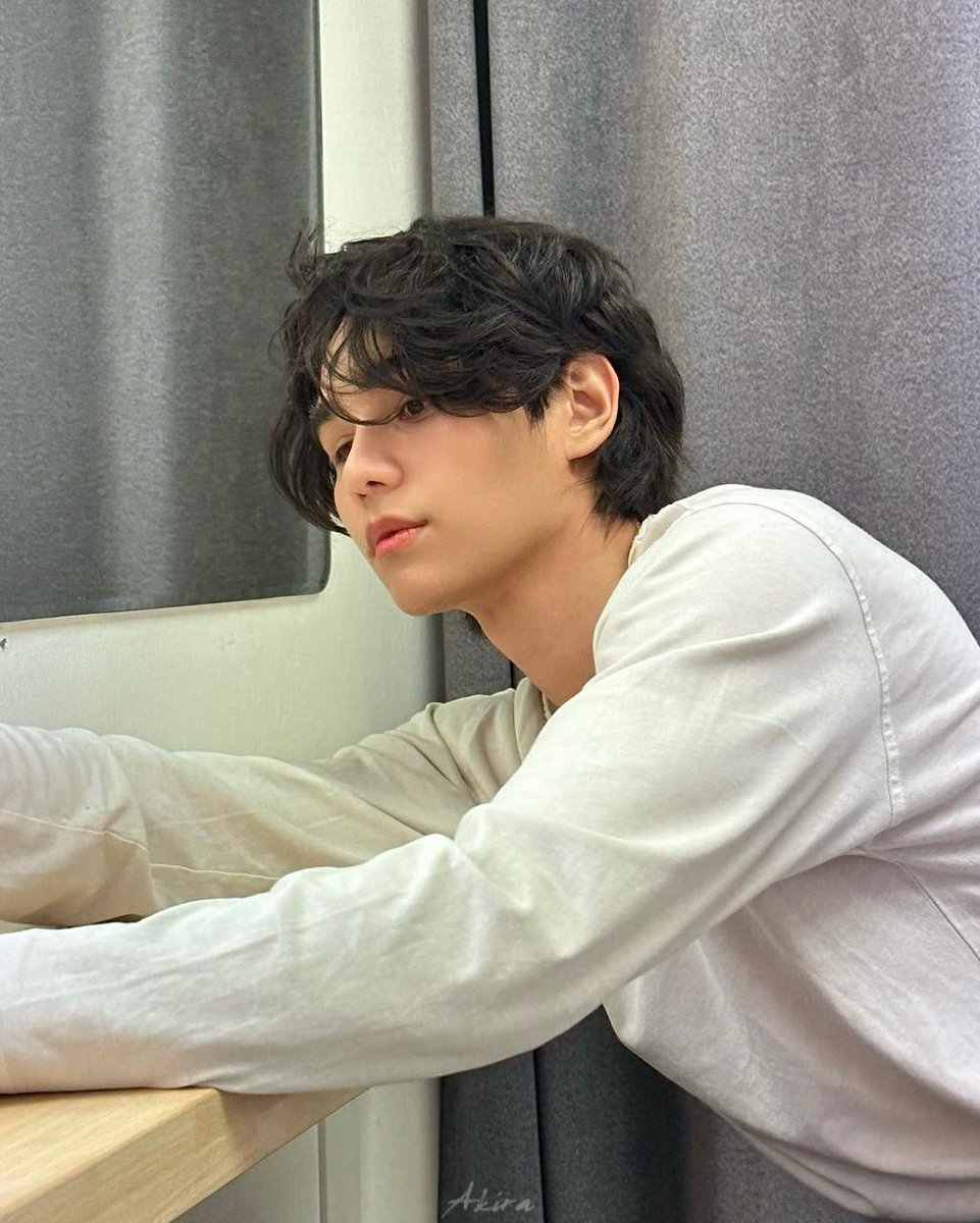 akiragns's tweet photo. i used to be a little kid then i woke up in this body, 𝐬𝐨𝐦𝐞 𝐝𝐚𝐲𝐬 𝐢𝐭 𝐡𝐮𝐫𝐭𝐬 𝐭𝐨 𝐠𝐫𝐨𝐰, some days it hurts to know that some things happen that i can't control. https://t.co/uTFcoxlYDq
