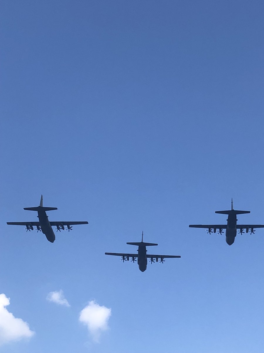 Farewell to the magnificent and heroic RAF Hercules. Thank you for your service.
#RoyalAirForce ⁦<a href="/RAFBrizeNorton/">RAF Brize Norton</a>⁩ <a href="/defencehq/">Ministry of Defence 🇬🇧</a> ⁦<a href="/BFSouthAtlantic/">BFSAI</a>⁩ ⁦<a href="/FalklandsGov/">Falkland Islands Gov</a>⁩ #MoDLyneham