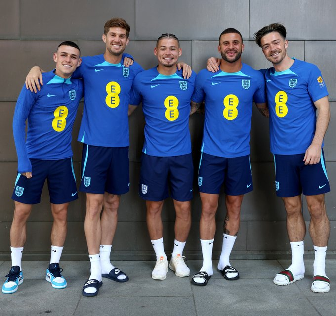TheChips_Futbol's tweet photo. Jack Grealish ya se reportó con la Selección de Inglaterra 😅. https://t.co/VHdI6udBeC
