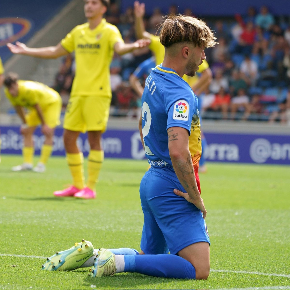 Adrià Altimira es nuevo jugador del Villarreal B. El lateral izquierdo se une al Mini Submarino proviene del
FC Andorra. El chaval de tan solo 22 años tiene mucha calidad!