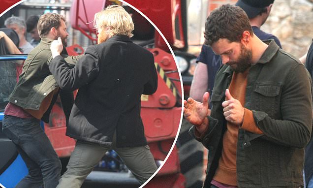 DTNNEWUpdates's tweet photo. Jamie Dornan pictured learning his lines after getting into a tussle filming The Tourist in Dublin https://t.co/4VAP1Nx7h8