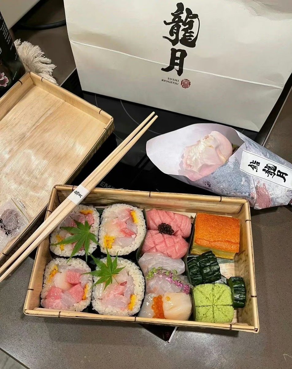 没必要把三观不合的人请到生命中来供着，选择和你步伐一致的人同行，如果没有，那就一个人。