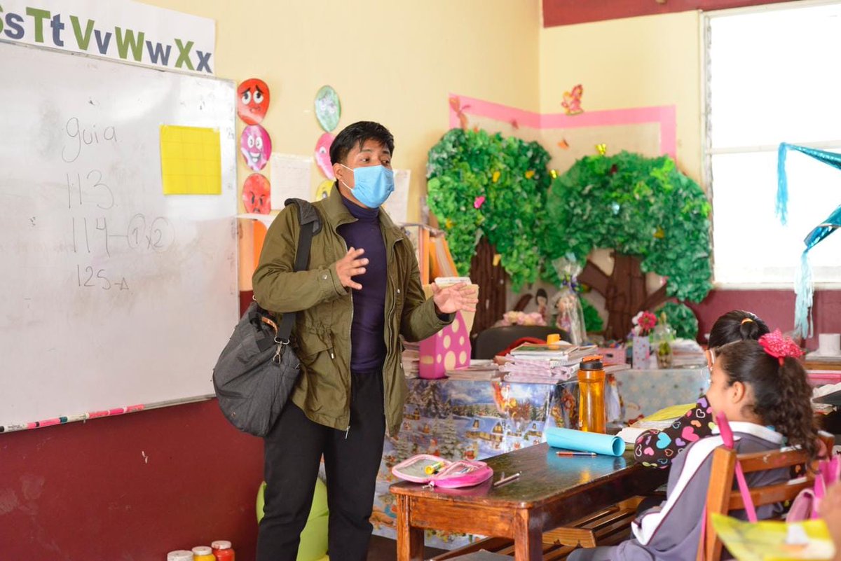 El equipo del IMLI presente en la la Caravana de #DerechosHumanos ahora realizado en la Agencia Municipal de Donají.

#IMLI #AccionesIMLI #LenguasIndígenas #OaxacadeJuárezPluriculturalyMultilingüe #ElEjemploArrastra #PorUnaCiudadEducadora