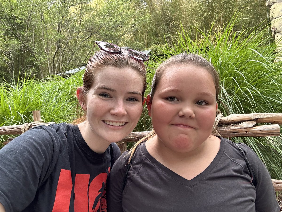 Emily Rudd tweet media