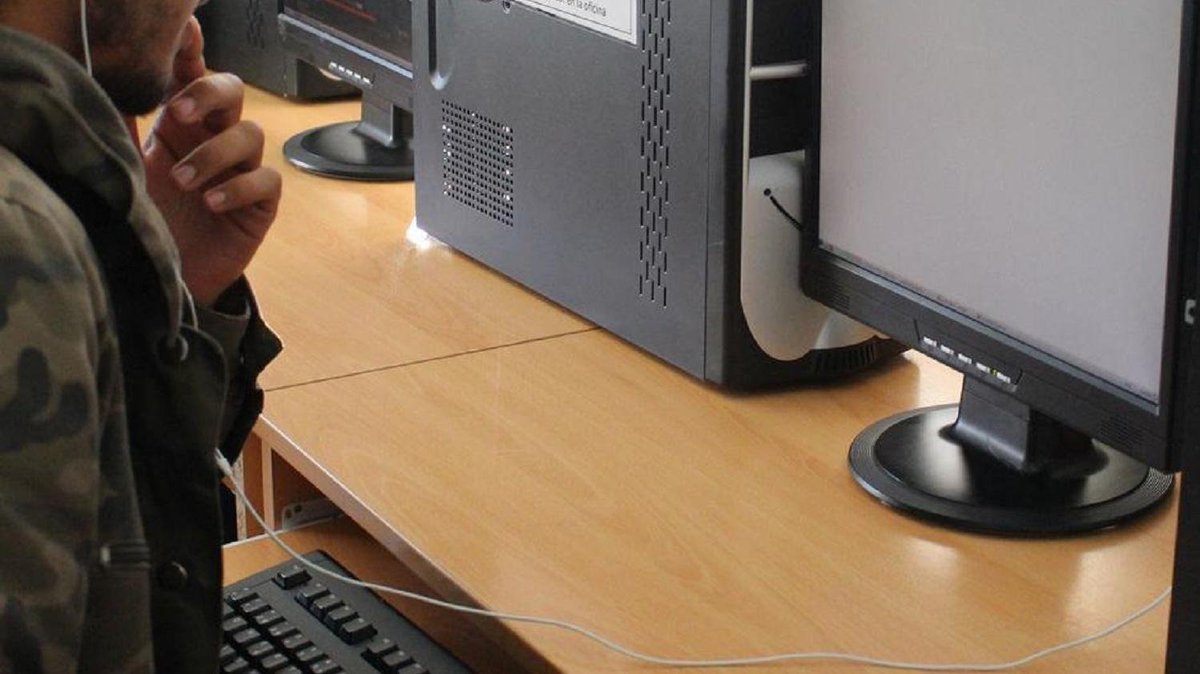 MaldonadoUY's tweet photo. #IDMInforma Cursos de Informática de la IDM: inscripciones permanecerán habilitadas hasta el martes 20 https://t.co/i2qTHbHngT https://t.co/n2p086mNMU