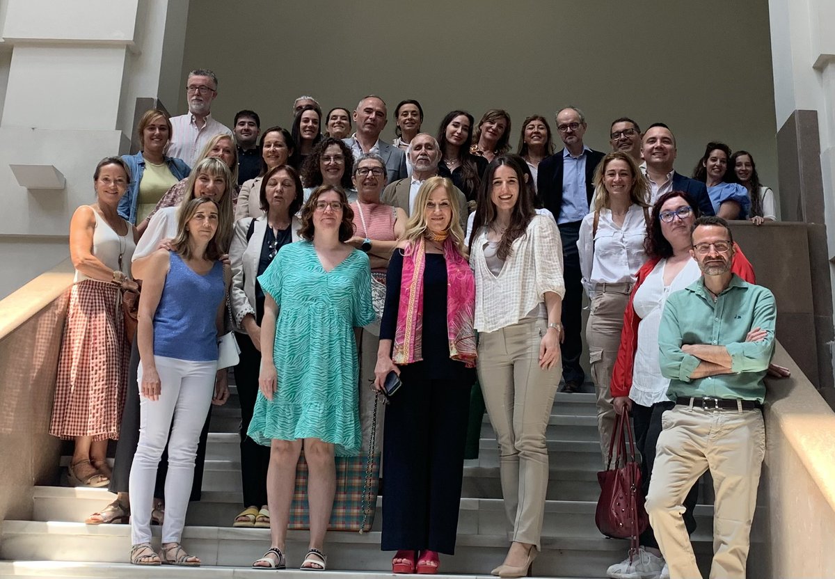 Enhorabuena a la Dra. Dolores Pérez por su defensa de tesis. Innovadora, ilusionante y magnifica!! <a href="/IISLaFe/">IIS La Fe</a> <a href="/GVAsanitat/">GVA Sanitat</a> <a href="/HospitalLaFe/">HospitalLaFe</a> Experta en quemados. aportación transferencial real!!! <a href="/diariomedico/">Diario Médico</a> <a href="/redaccionmedica/">Redacción Médica</a> <a href="/IICOMV/">Colegio de Médicos de Valencia</a>