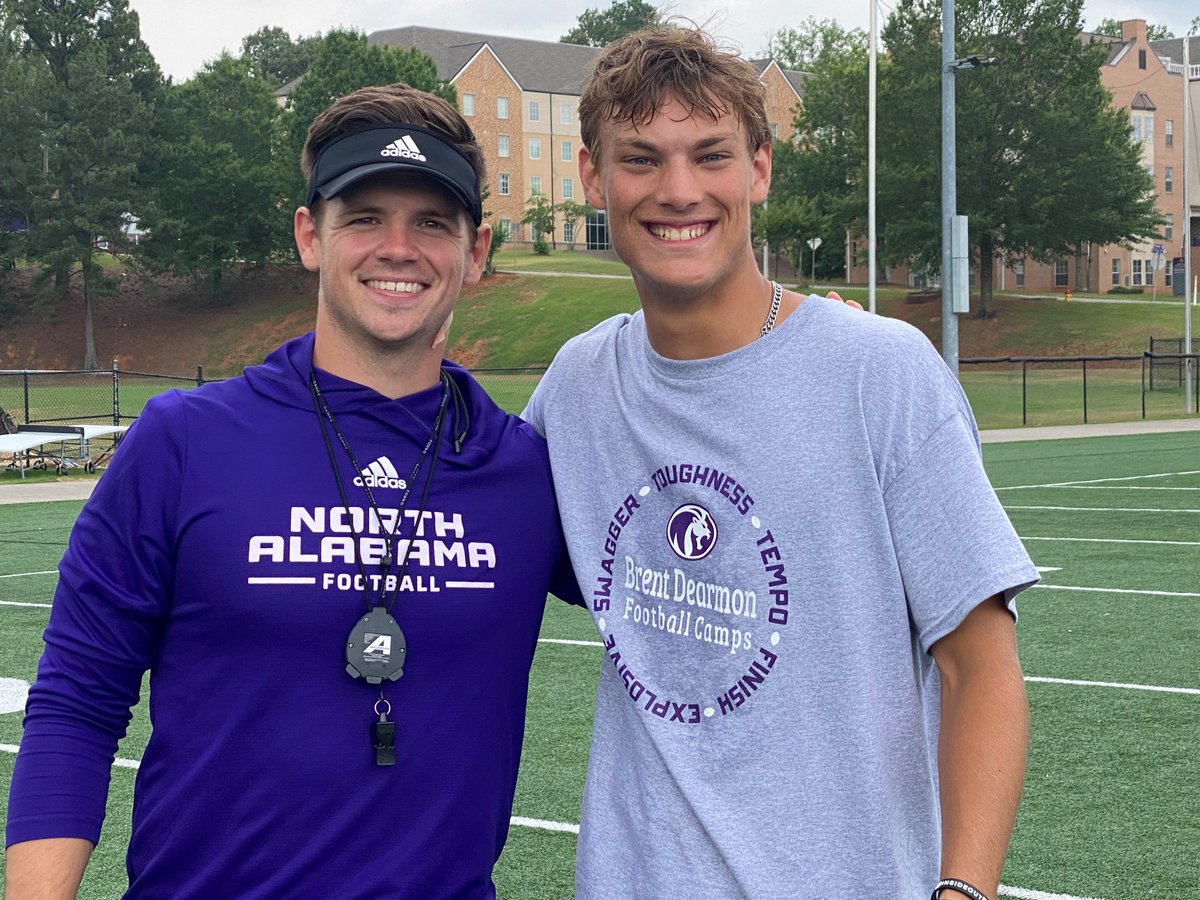 JesseWinslette7's tweet photo. Special thanks to QBCoach Jake Bentley for pushing another QBCountry guy to get better.  Preciate the offer &amp; look forward to being back for 7v7 soon.Go LIONS🦁
@Jake_Bentley_ @QBCountry @Andy_Villamarzo  @FLVarsityRivals @RyanWrightRNG @dowork_sports @SethSnwfdn @BigGreenIndian https://t.co/p4ByiWxC4O