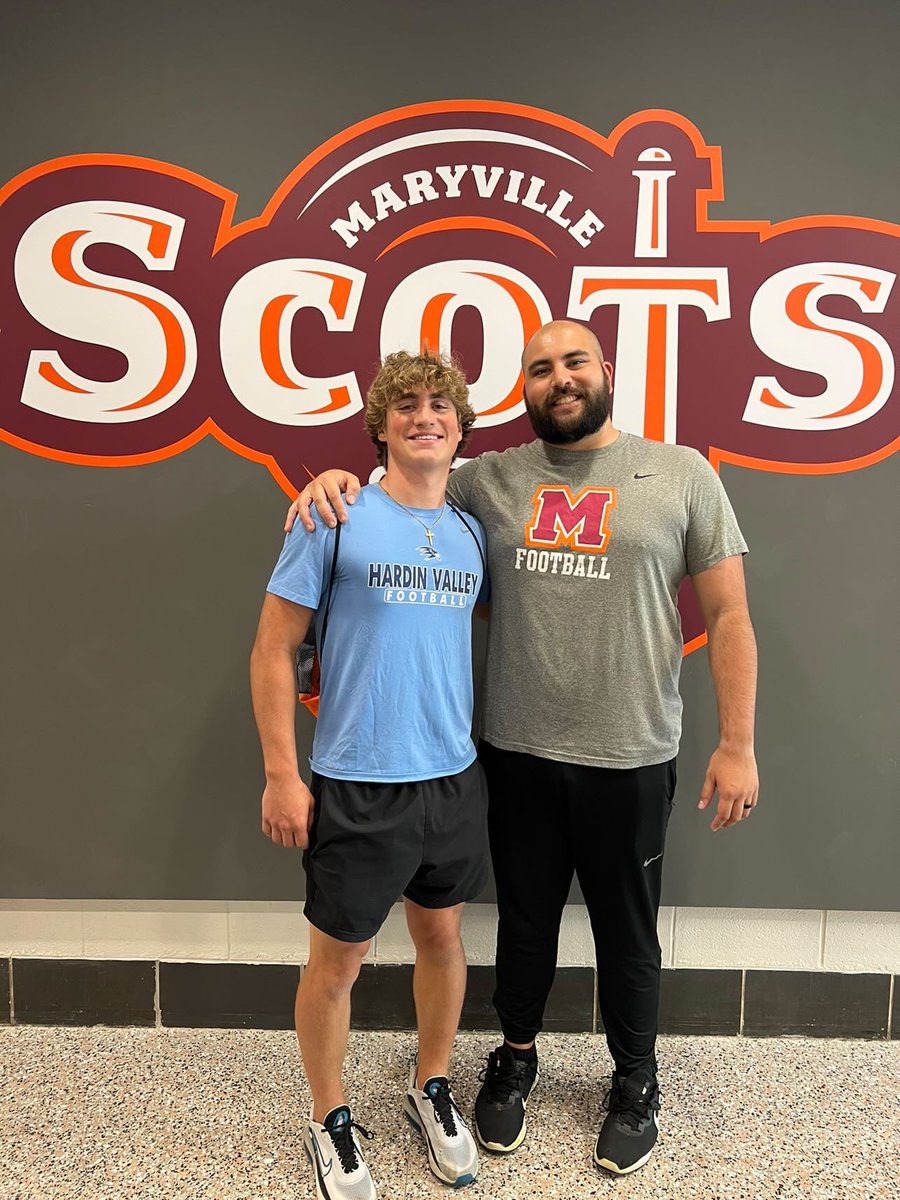 AdamBlaylock7's tweet photo. After a great visit I am extremely blessed to announce that i have received an offer from Maryville College! @QBCoachFox  @CoachOyarzun @JeffMinerTN @CSmithScout @HVA_Football @jpace16 https://t.co/xcmBPueJp3