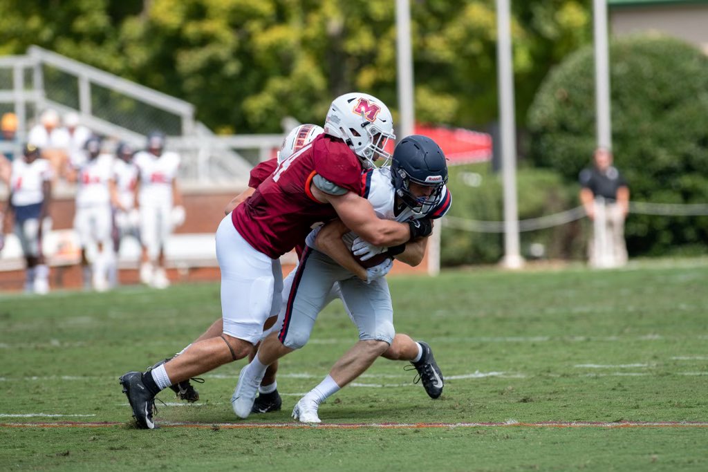 AdamBlaylock7's tweet photo. After a great visit I am extremely blessed to announce that i have received an offer from Maryville College! @QBCoachFox  @CoachOyarzun @JeffMinerTN @CSmithScout @HVA_Football @jpace16 https://t.co/xcmBPueJp3