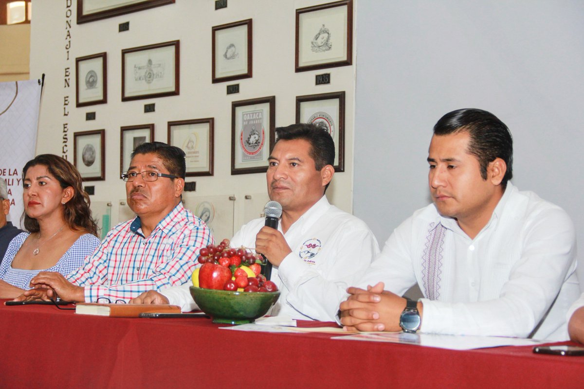 ¡Nuestro Sitio Web Oficial del IMLI ya está aquí! Disponible en Mixteco, Cuicateco y Español. Pronto también en Zapoteco y Chatino. En colaboración con <a href="/defensoria_oax/">Defensoría Pública del Estado de Oaxaca</a> , presentamos el "Formulario para intérpretes y traductores de lenguas indígenas" 
#IMLI #DiversidadLingüística