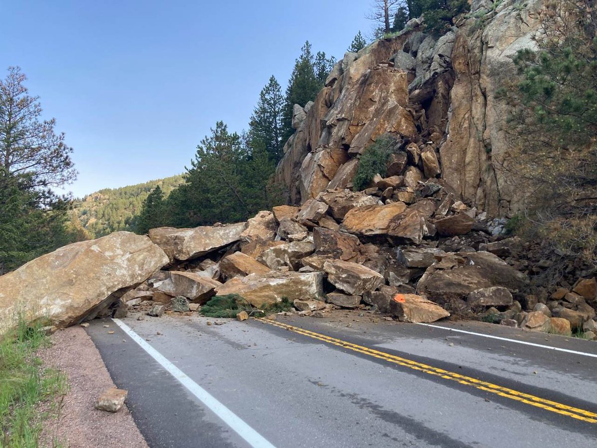 ❗️TRAVEL ALERT  | #CO7 is CLOSED at MP 23 ❗️
7:30 a.m. 6/14/23 - CO 7 is closed from CO 72 near Allenspark to US 36 in Lyons for a large rock slide. 
Crews are expecting an extended closure. Detours are being put in place, but avoid this area, if possible. #KnowBeforeYouGo