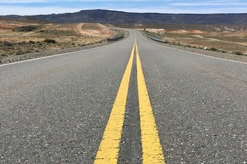 barciaml's tweet photo. #PrimeraVuelta por @CadenaTiempo @Marceyap #EstadoRutas #Chubut 👉Siempre hay que portar las cadenas por si fuera necesario usarlas. Hoy todas las rutas están transitables con precaución.
Este año tendremos 16 campamentos invernales en #Chubut. ' https://t.co/hCUyb73cQV