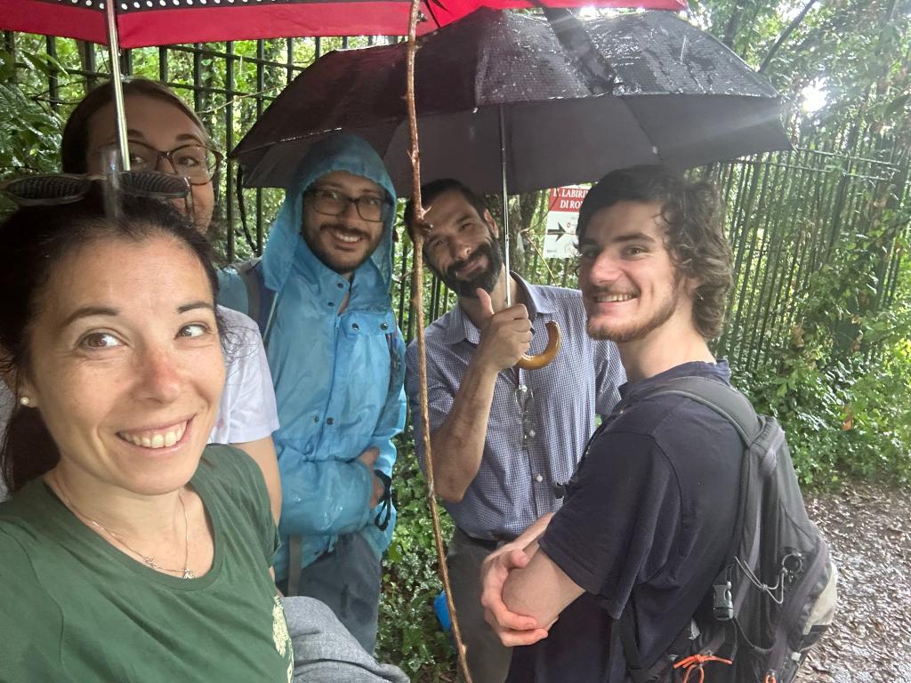 MatteoChialva's tweet image. Another @nbfc_italy urban soil sampling campaign in the amazing open-air museum of Rome just ended. Thanks folks, especially to Duilio Iamonico, our great local guide! @dbiosunito #Spoke5 #soil #microbiota #plants #Rome