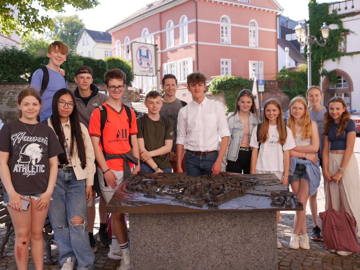 SMCModLangs's tweet image. A wander around the beautiful town of Wetzlar, learning a little about the story of Goethe’s time there, and a visit to Leica Welt 🇩🇪