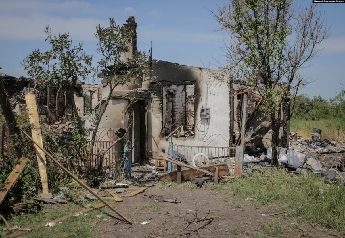 MLRS_2022's tweet photo. The first photos from the liberated 🇺🇦 UAF village of #Neskuchne, #Donetsk region. https://t.co/iRIlVNi0e9