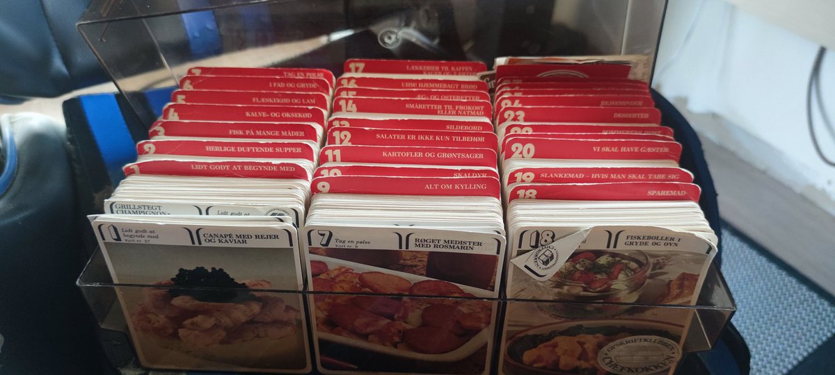 ELaughter01's tweet photo. Got my girl some very old recipes, from around 1960 to 1970, gonna try the pastapie 😋 https://t.co/zVhQBqkGds